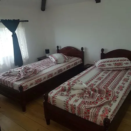 Casa Dyny 3* Două Mai