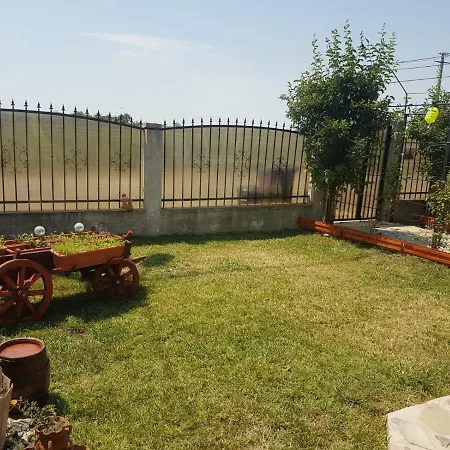 Casa Dyny * 2 Mai