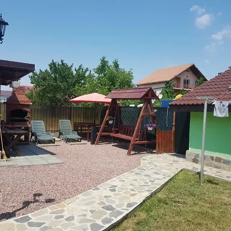Casa Dyny Vendégház Două Mai
