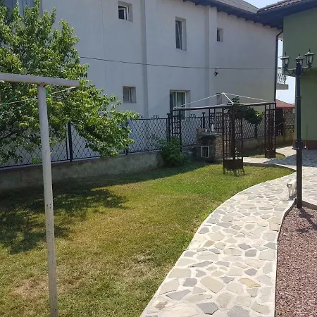 Casa Dyny Guest house *